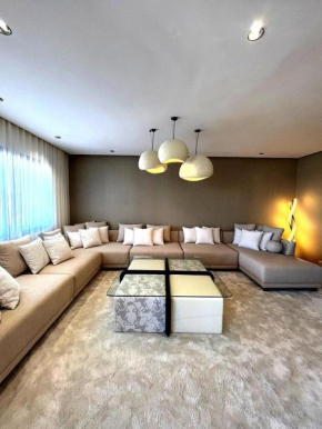 Appartement Luxueux et Spacieux à Casablanca avec Parking Privé